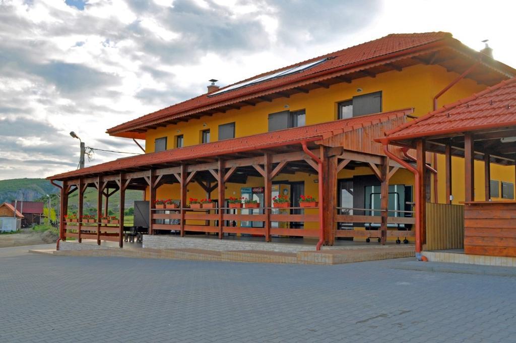 Pensiunea Cheile Apusenilor Sandulesti Extérieur photo